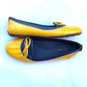 LL Bean 6.5 yellow patent leather shoes bo…
